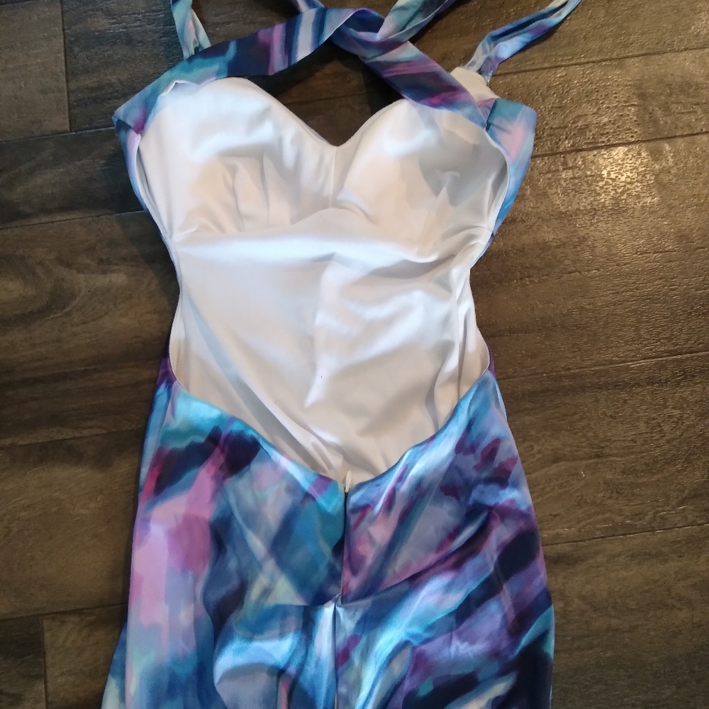 Dress - Picture 5 of 5